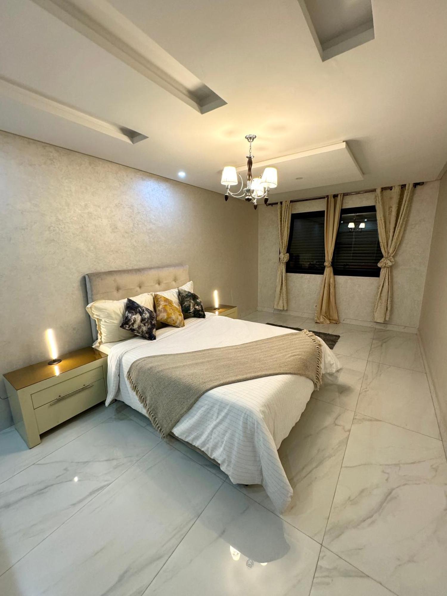 Duplex Sabah Opera - Gueliz Lägenhet Marrakesh Exteriör bild